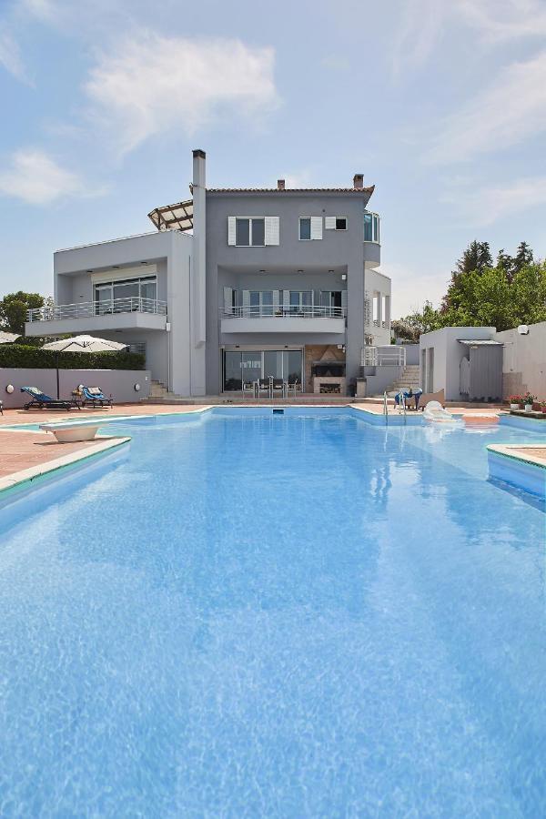 Villa Dennis Vrachati Exterior photo