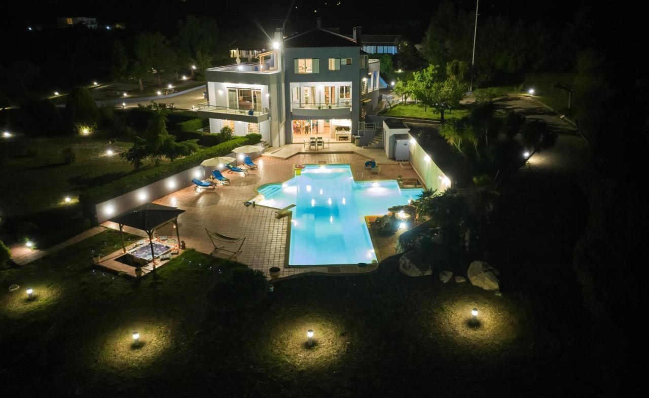 Villa Dennis Vrachati Exterior photo